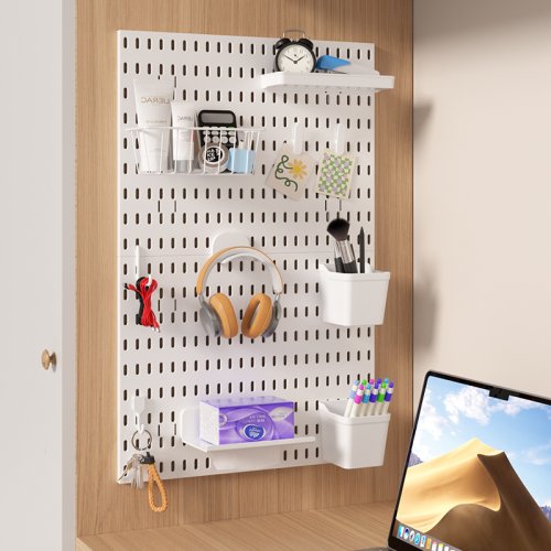Imagen de Tablero Perforado Multifuncional para Almacenamiento de Teclados, Ratones y Controladores de Juegos en Estudios, Salas de Juegos y Exhibición de Figuras Coleccionables