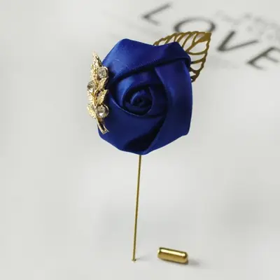 Image de Boutonnière Homme Mariage - Élégance en Soie Rose