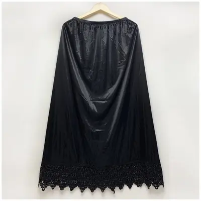 Image de Jupe Dentelle Longue Élégante - Taille Haute & Plissée