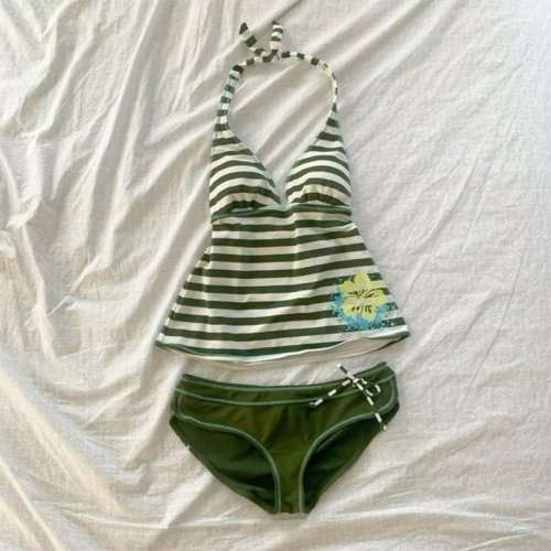Bild von Sexy 2-teiliger Sommer-Bikini-Set für Damen mit Blumendruck und Neckholder-Ausschnitt – Schick, Schlank & im Stil der 2000er Jahre