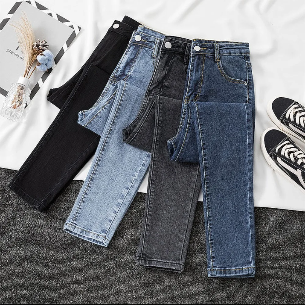 Image of Women's Slim Fit Black Grey Cropped Jeans – Chic, Smoothing & Versatile High-Waisted Denim Pants for Students and Everyday Wear