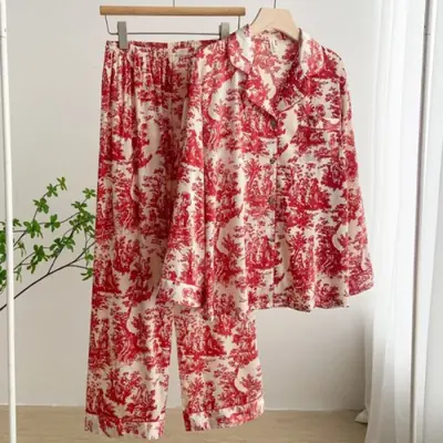 Image de Pyjama Rose Rayé Satin - Confort & Style