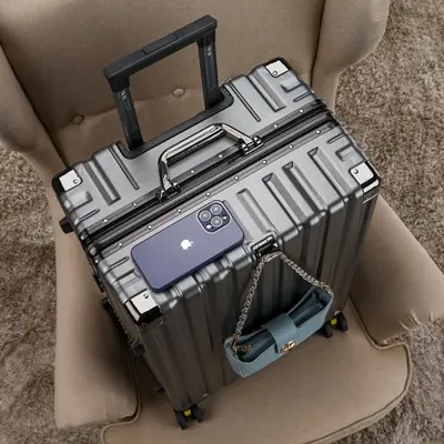 Image de Valise Rigide à Roulettes Grande Capacité - Voyage Élégant & Silencieux