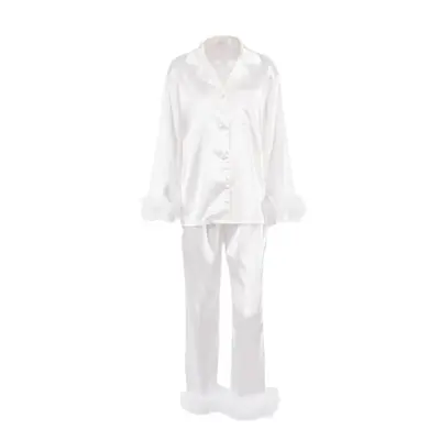 Image de Pyjama Doux en Satin avec Fourrure et Plumes