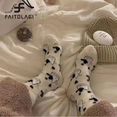 Image de Chaussettes Peluche Imprimé Vache - Chaudes & Drôles