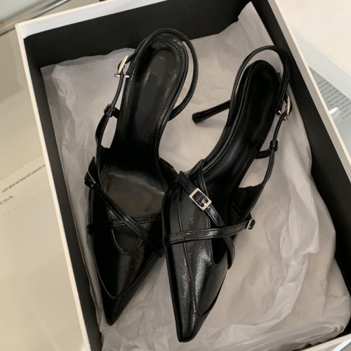 Zdjęcie Eleganckie damskie czółenka na cienkim wysokim obcasie z seksownym paskiem i klamrą – stylowe buty szpiczaste na bankiet