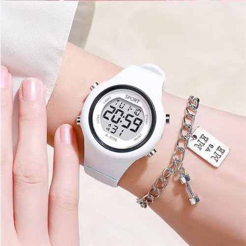 Imagen de Reloj Deportivo Digital LED para Niños con Luz Luminosa, Resistente al Agua y Juego de Pulseras - Ideal para Estudiantes y Niños