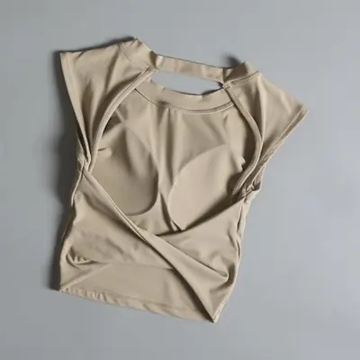 Image de Haut de Yoga Sportif Femme - Séduction & Performance