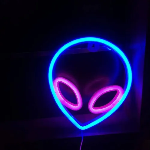 Alien roze blauw