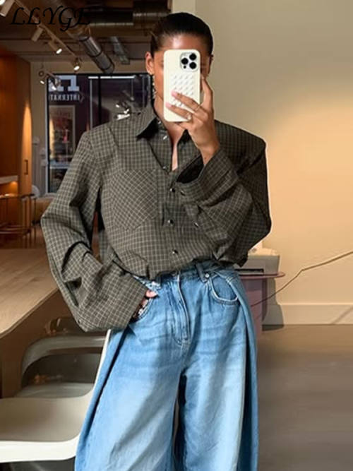 Image de Chemise à Carreaux Verte Élégante Femme Automne 2025