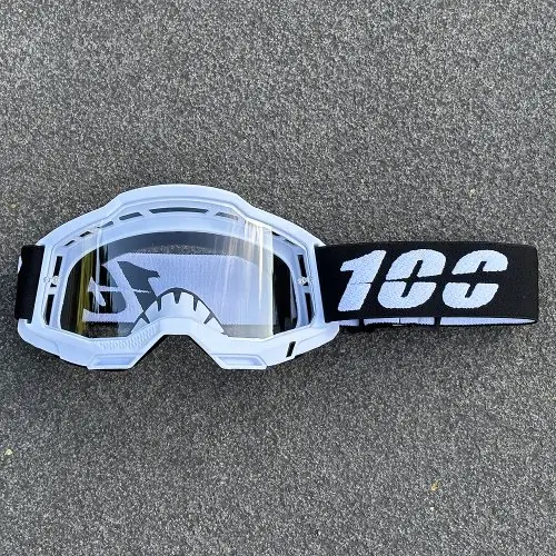 Uniquement des lunettes de protection