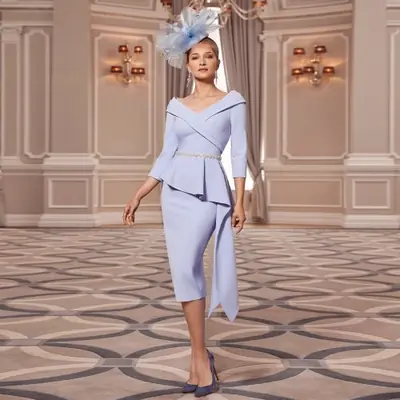 Image de Robe de Soirée Perlée Col V - Élégante & Raffinée