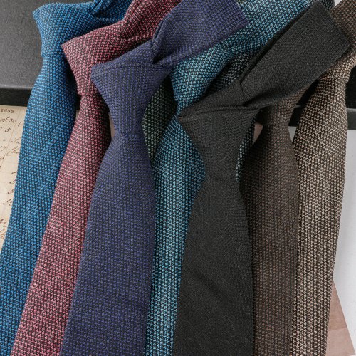 Image of Handmade 6cm Vintage Retro Skinny Necktie for Men – Solid Color Brown Cravat, Classic Gentleman Accessory for Casual and Formal Wear