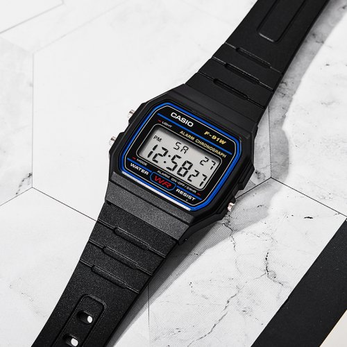 Immagine di Orologio Casio G-Shock da Uomo, Modello Militare con Display LED Digitale, Orologio Sportivo Quadrato Impermeabile al Quarzo, Design Nero Casual e Classico, Set di Lusso per un Look Moderno e Robusto