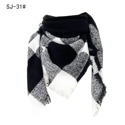 Image de Écharpe Triangulaire Tricotée Hiver - Châle Pashmina Doux & Élégant