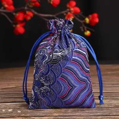 Image de Sac de Rangement Vintage Brodé en Satin