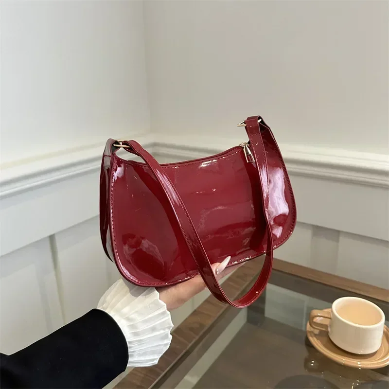 Image de Sac à Main Verni Tendance 2025 - Élégant & Polyvalent