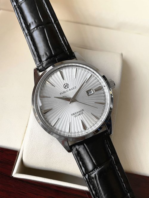 Immagine di Orologio Uomo Elegante con Cinturino in Pelle - Impermeabile e con Calendario