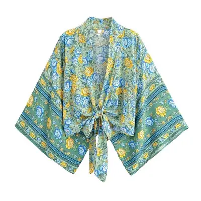 Image de Kimono Boho Imprimé Fleuri - Robe Élégante pour Femmes