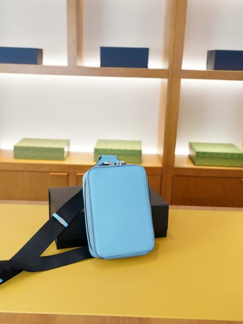 Image de Sac de Poitrine en Cuir Véritable pour Hommes