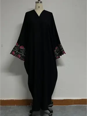 Image de Abaya de Soirée Brodée 2025 - Élégance Musulmane