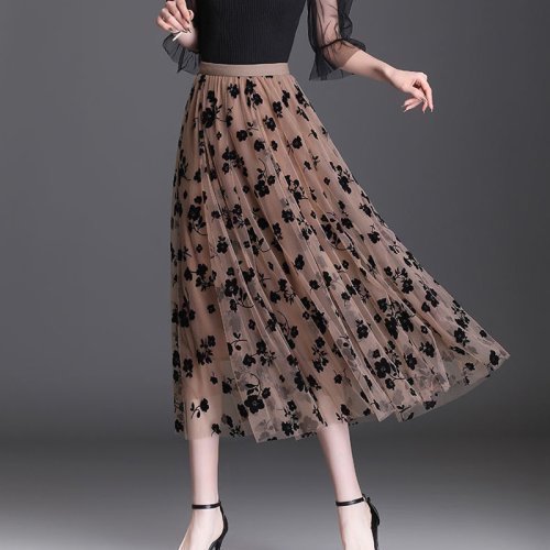 Image of Elegant Korean-Style Floral Tulle Midi Skirt for Women – Loose Fit, Summer Fashion, Casual Mesh Skirt with Hook Detail, All-Match Design