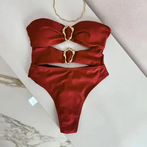 Image de Maillot de Bain Une Pièce Sexy avec Anneaux Métalliques
