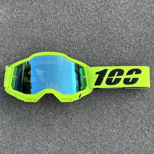 Uniquement des lunettes de protection
