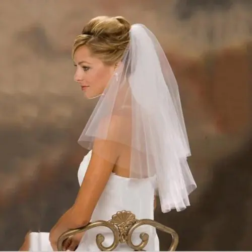 Image de Voile de Mariée Court à 2 Niveaux en Tulle