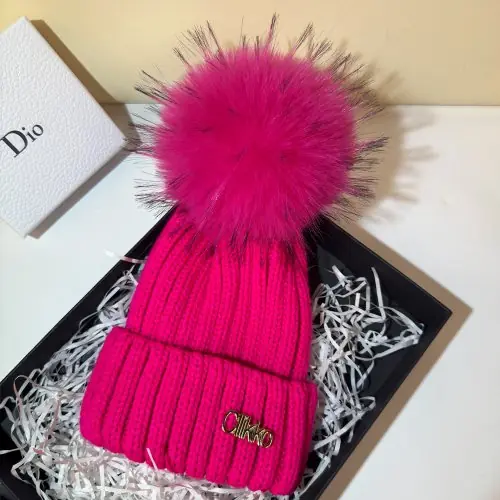 Fausse rose en forme de boule