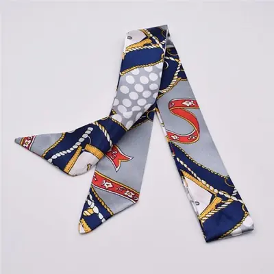 Image de Foulard Soie Élégant - Petit Foulard Tendance 2021