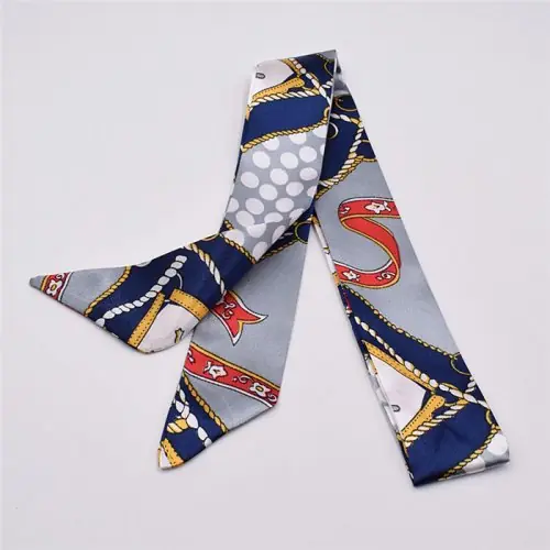Image de Foulard Soie Élégant - Petit Foulard Tendance 2021