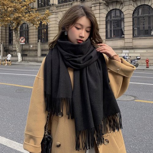 Bild von Eleganter schwarzer Kaschmirschal für Damen – Warme, karierte Wolle-Schal für Herbst und Winter
