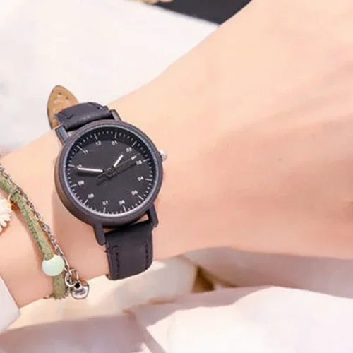 Image de Montre Femme Élégante en Cuir - Style Rétro & Étanche