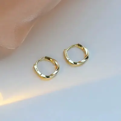 Image de Boucles d'oreilles rondes en argent 925 - Élégance simple & raffinée