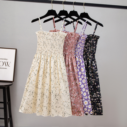 Imagen de Vestido de verano elegante y cómodo para mujer con cintura alta, tirantes finos y diseño informal en gasa elástica, ideal para días soleados y eventos casuales