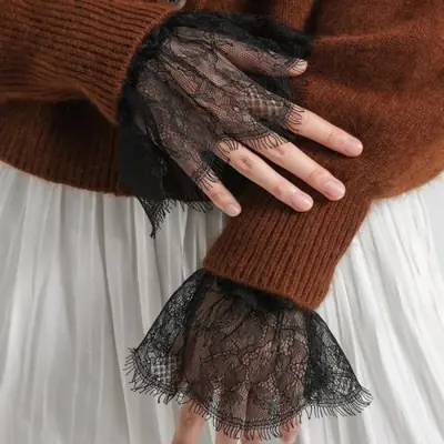 Image de Manchettes Évasées Plissées Détachables - Fausse Dentelle Blanche