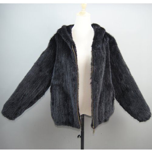 Image de Manteau Fourrure de Vison à Capuche - Mode & Chaleur
