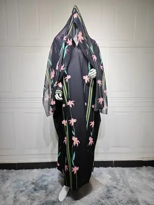 Image de Abaya Imprimée Élégante pour Femmes - Mode Musulmane 2025