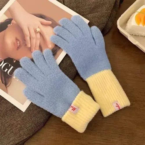 Image de Cagoule Hiver Femme - Chapeau Écharpe en Une Pièce