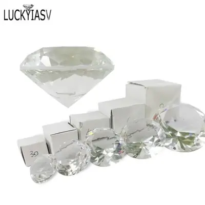 Image de Presse-Papier en Verre Facetté - Design Diamant Géant