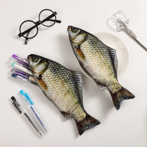 Imagen de Estuche para lápices con diseño de pescado salado simulado, gran capacidad, ideal para estudiantes y amantes de lo divertido