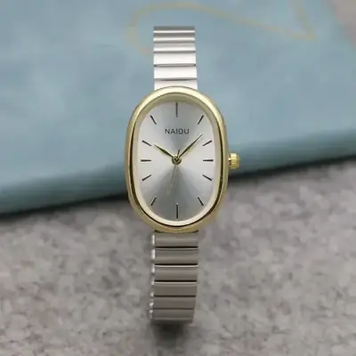 Image de Montre Femme Élégante en Bambou & Acier Inoxydable