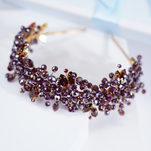 Immagine di Diadema da Sposa in Vino Rosso con Strass - Accessorio Elegante per Matrimonio