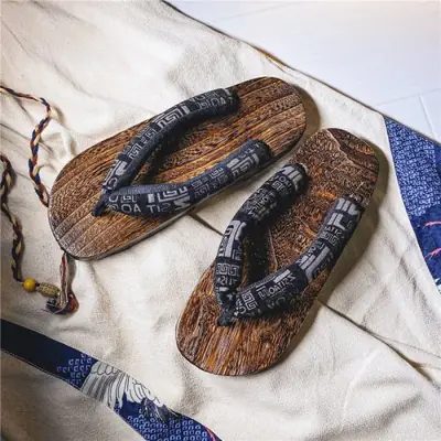 Image de Geta Japonais Homme - Sabots En Bois Antidérapants