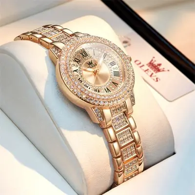 Image de Montre Femme Élégante en Acier Inoxydable avec Diamants