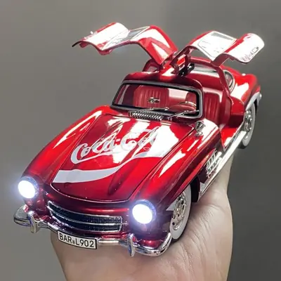 Image de Voiture Miniature 1:24 Benz 300SL Coca-Cola & Pepsi - Modèle Vintage avec Son et Lumière