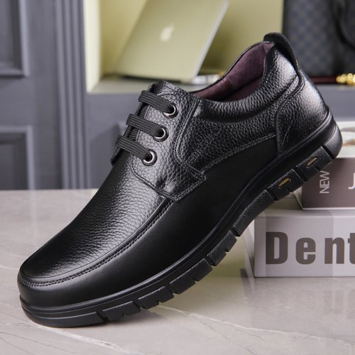 Immagine di Scarpe da uomo per il tempo libero fatte a mano Nuove scarpe da lavoro minimaliste alla moda con scarpe da lavoro casual formali per papà di mezza età con lacci