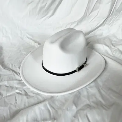 Image de Chapeau Cowboy Vintage en Cuir - Style Occidental & Jazz