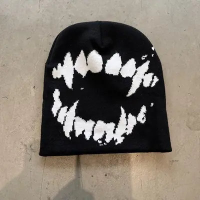 Image de Bonnet Tricoté Unisexe Y2K - Style Gothique & Streetwear